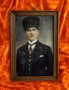 Atatürk Temalı Seramik Üzerine Ahşap Çerçeveli Dekoratif Tablo